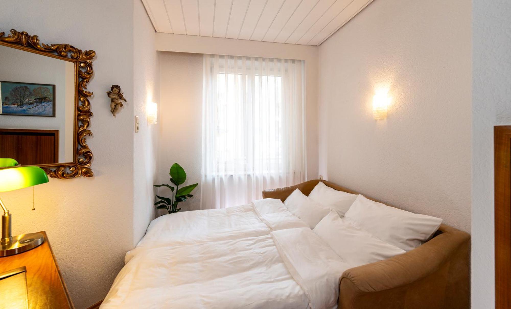 Neu - 4 Zimmer, 4 Betten, 5 Min Zum Hbf, Terrasse, 160Qm Augusta Esterno foto